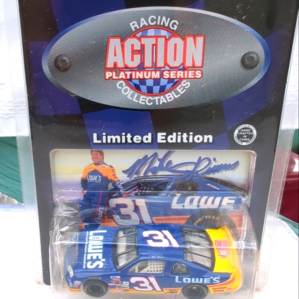 Mike Skinner #31 1996 Lowe's Racing Action Platinum Monte Carlo 1:64 Diecast - Picture 5 of 5